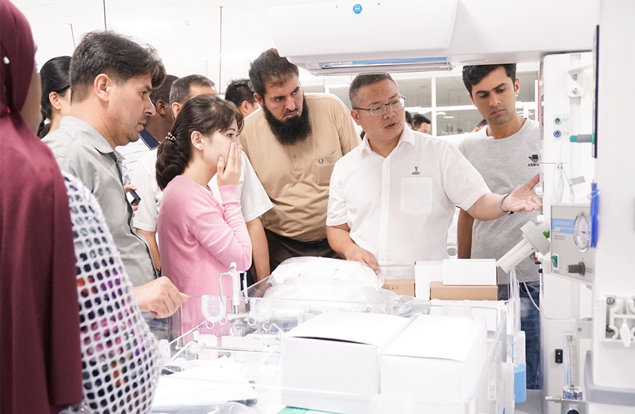 BG大游医疗_“2018年发展中国家新生儿及早产儿救治技术培训班”工厂参观之行圆满落幕